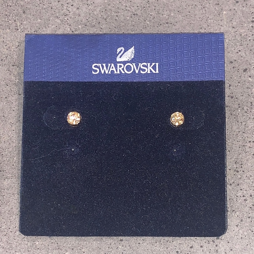 NWT Swarovski Crystal Stud Earrings